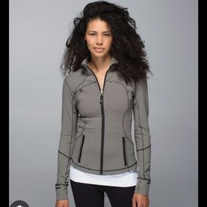 Lululemon Forme Jacket Black/Tan Stripe Size 6